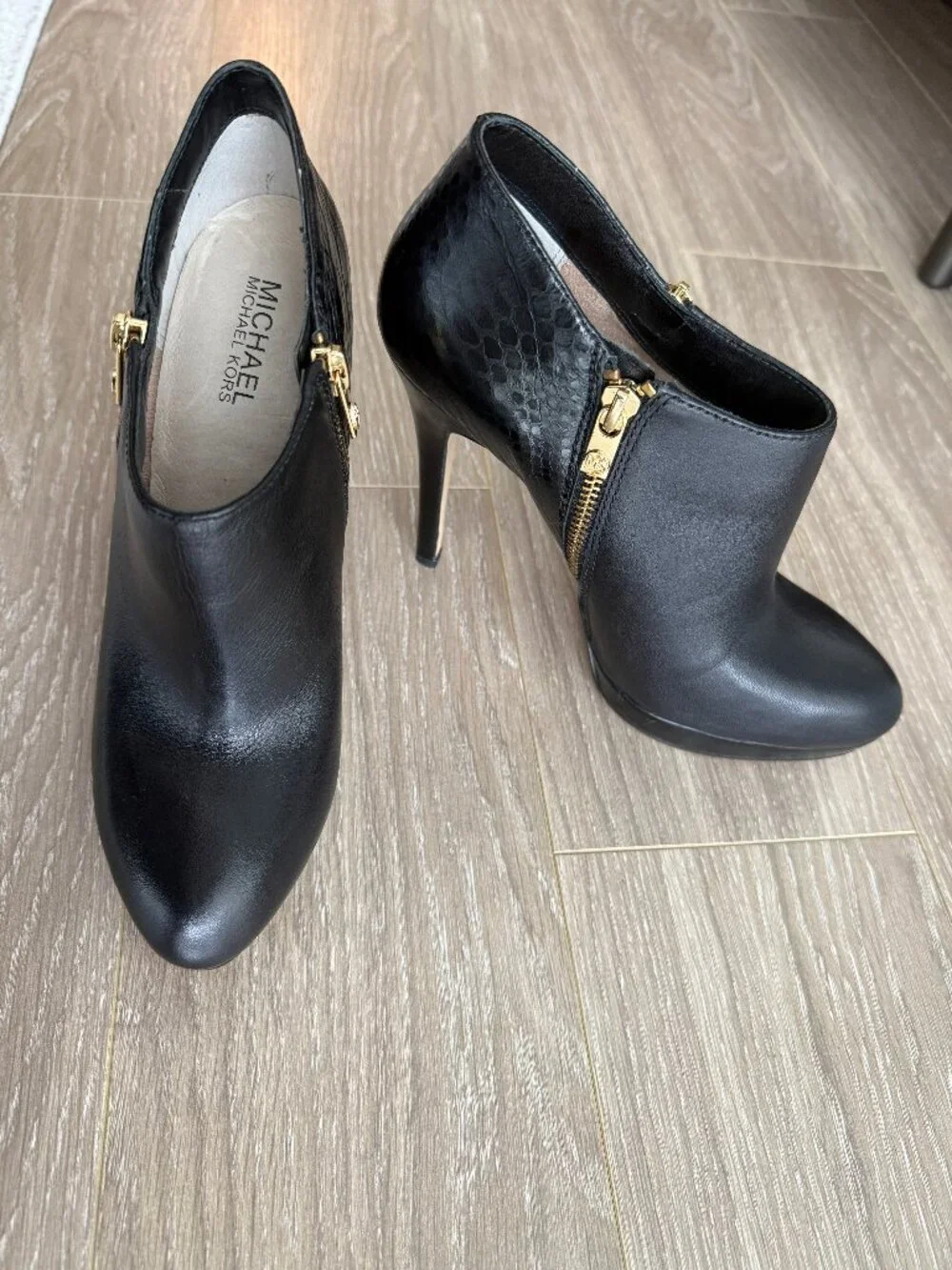 Michael Kors York Black High Heel Ankle Boots - Picture 2 of 11